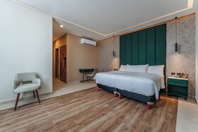 Hotel Chariot