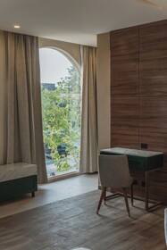 Hotel Chariot