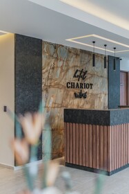 Hotel Chariot