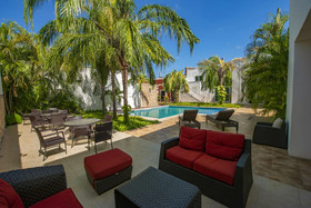 Hotel Embajadores