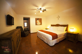 Hotel Holly