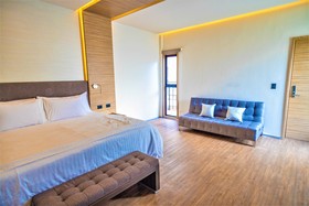 Hotel Plaza by Kavia