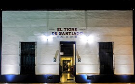 Siete Cuatro Guest House