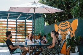 Siete Cuatro Guest House