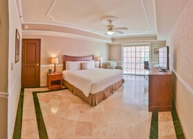 Villa Mercedes Merida, Curio Collection by Hilton