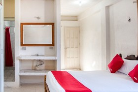 Hotel Vialmar by OYO Rooms