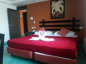 Hotel y Restaurante Yaxactun