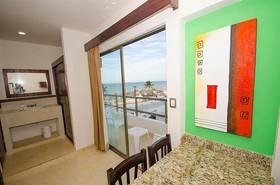 Playa Linda Hotel