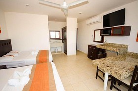 Playa Linda Hotel