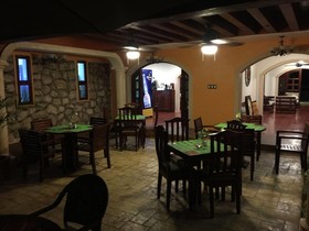 El Zaguán Colonial