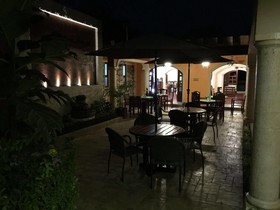 El Zaguán Colonial