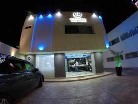 Hotel & Suites Country