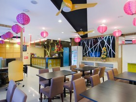 Eight Days Boutique Hotel - Mount Austin