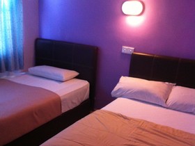 Fully House Hotel