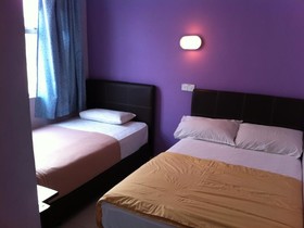 Fully House Hotel
