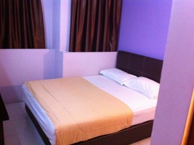 Fully House Hotel