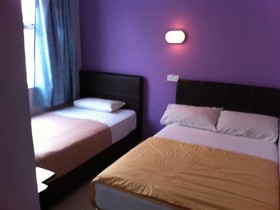 Fully House Hotel