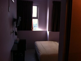 Fully House Hotel