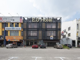 Fully House Hotel by OYO Rooms