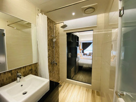 Glex Hotel Signature JB