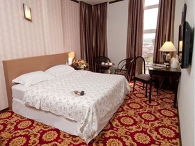 Hotel S Bee