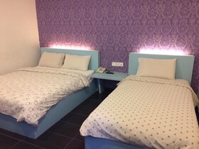 Kozi Hotel