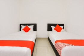 Rich Hotel by OYO Rooms