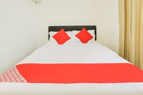 Rich Hotel by OYO Rooms
