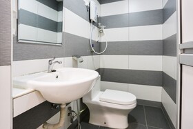 Rich Hotel by OYO Rooms