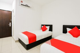 Rich Hotel by OYO Rooms