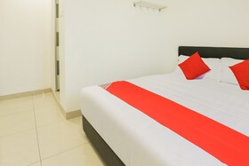 Rich Hotel by OYO Rooms
