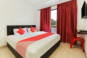 Rich Hotel by OYO Rooms
