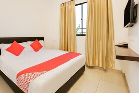 Rich Hotel by OYO Rooms