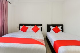 Rich Hotel by OYO Rooms