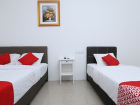 Roselyn Inn by OYO Rooms
