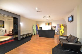 Zoom Inn Boutique