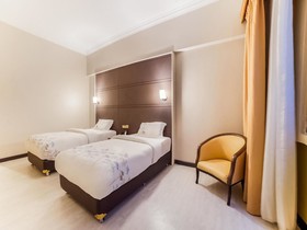 Four Seasons Ruili Hotel by OYO Rooms