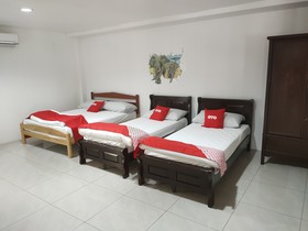 Oyo 89799 Hi 5 Holiday Village