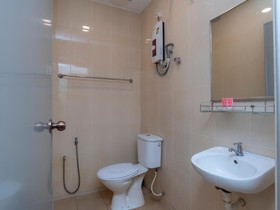Bluewater Hotel 2 by OYO Rooms