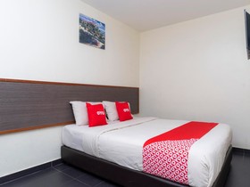 Bluewater Hotel 2 by OYO Rooms