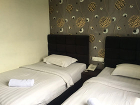 Mf Hotel by OYO Rooms