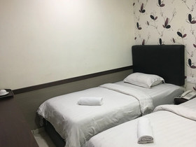 Mf Hotel by OYO Rooms