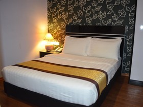 BlueBell Hotel