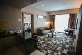 V8 Hotel