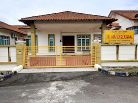 D'Anjung Villa by OYO Rooms