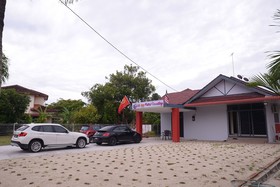Puteri Homestay