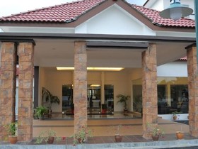 Capital O 89658 Bustani Hotel