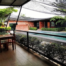 Petak Padin Cottage by The Pool