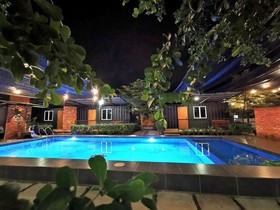 Petak Padin Cottage by The Pool