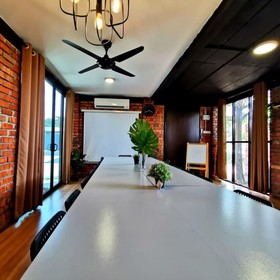 Petak Padin Cottage by The Pool